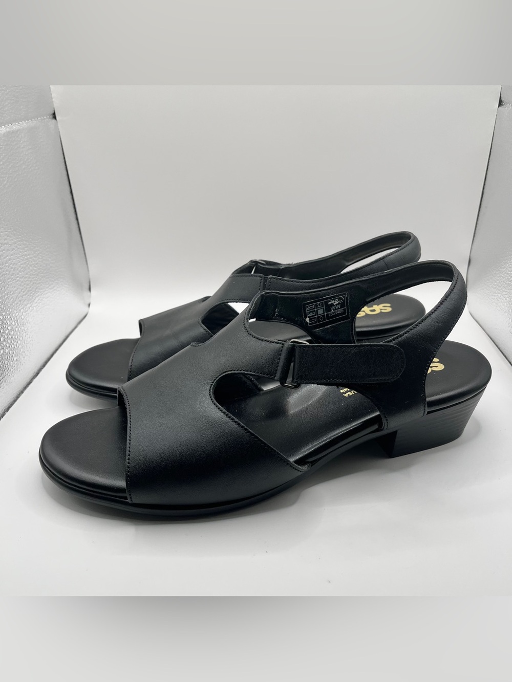 SAS SUNTIMER black leather Women's Sandals EUC size 12 Wide